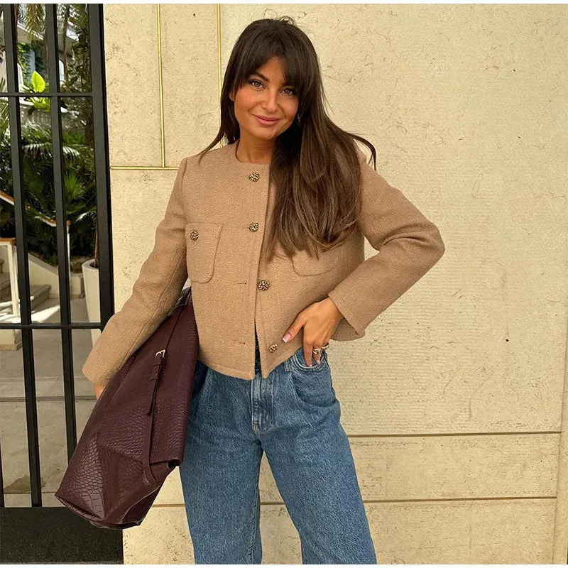 Chic tweed bouclé crop jacket